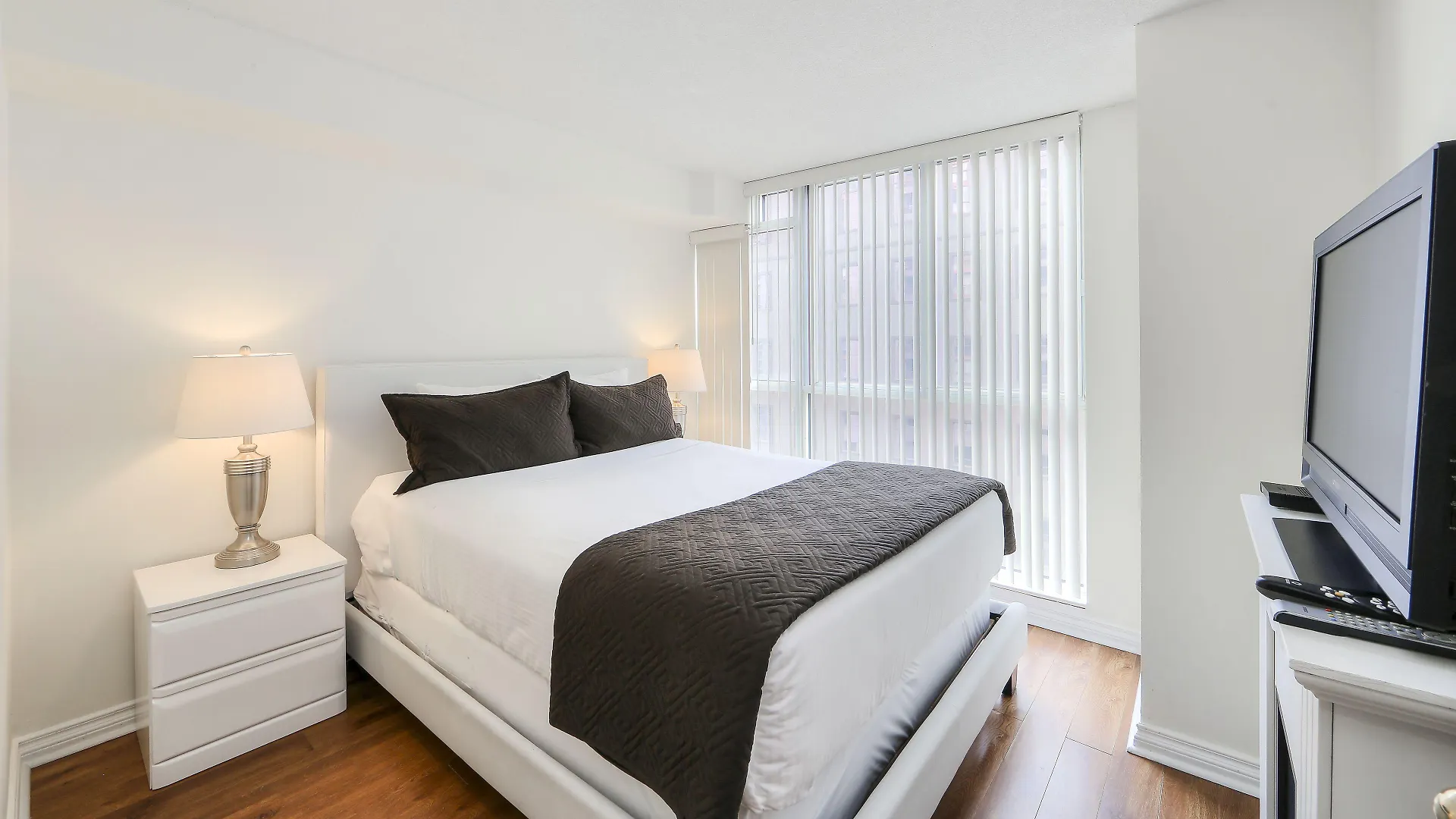 Canada Suites On Bay, Established 1998 Toronto