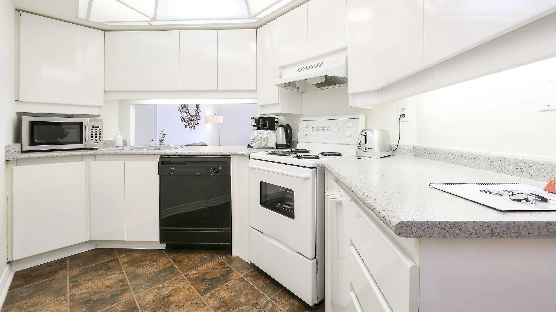 Canada Suites On Bay, Established 1998 Toronto