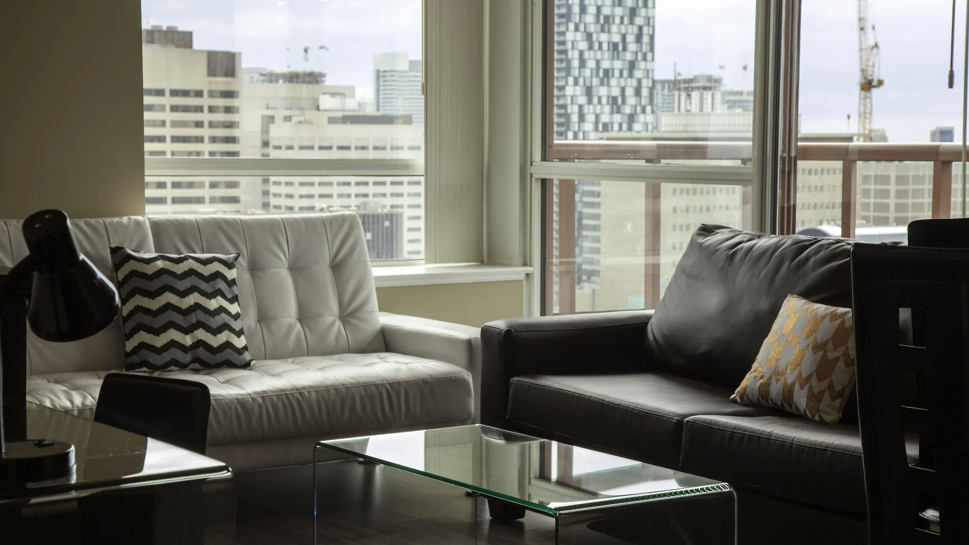 Canada Suites On Bay, Established 1998 Toronto Kanada