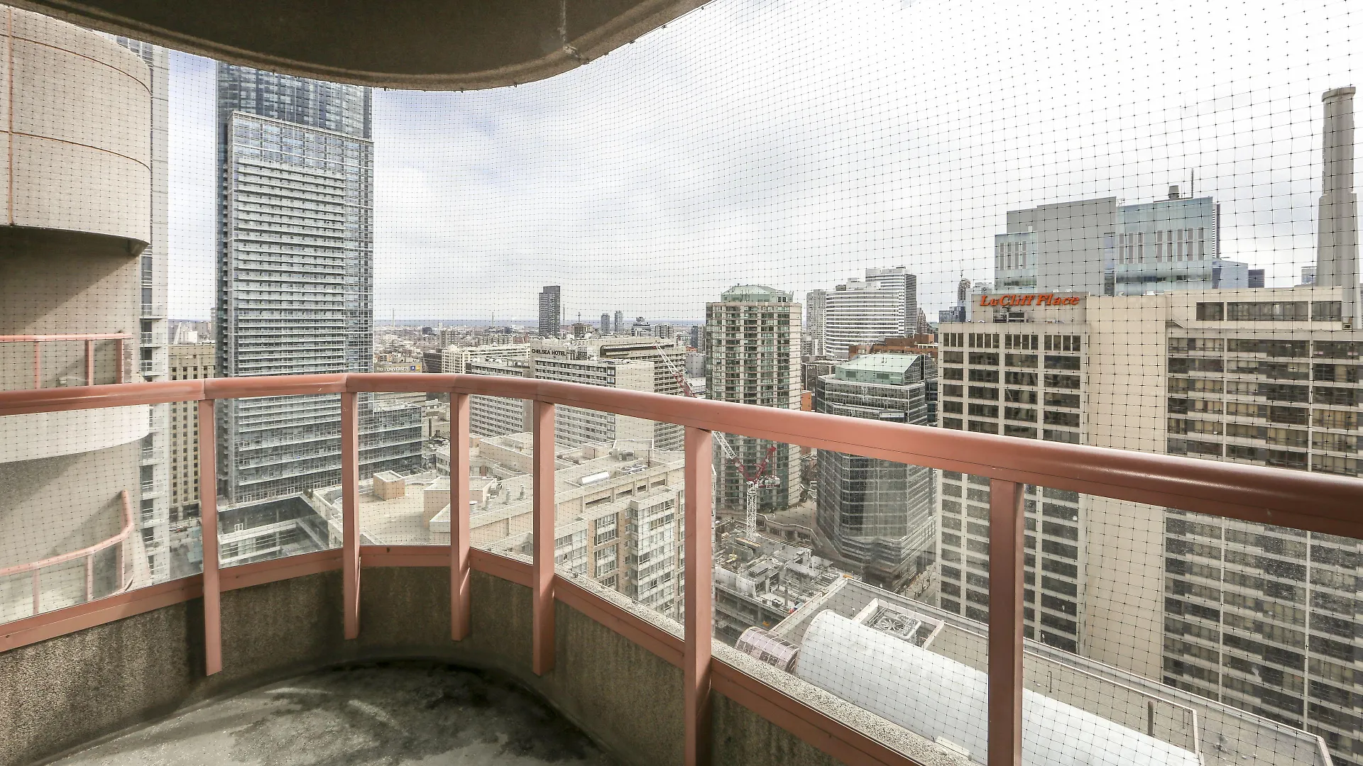 Aparthotel Canada Suites On Bay, Established 1998 Toronto