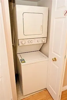 Canada Suites On Bay, Established 1998 Toronto Aparthotel